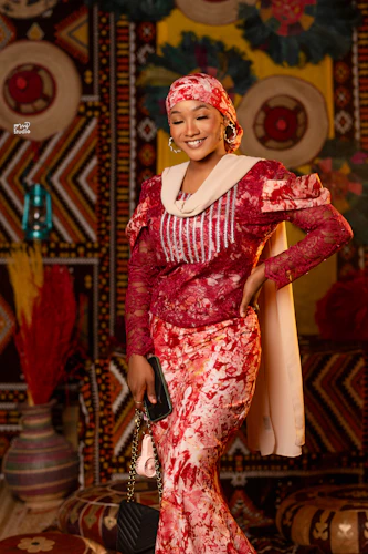 Bridesmaid V - Ummu Umar - Arewa by Yushahu Yussif Azara