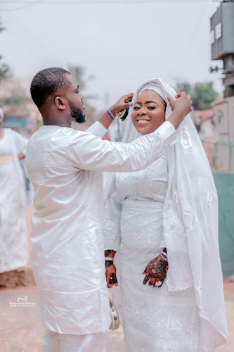 Yisha Corolla et Bebe II by Yushahu Yussif Azara