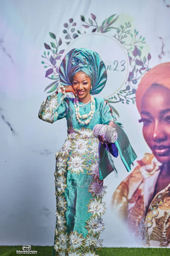 Full bodyshot of Zee at Family's by Yushahu Yussif Azara